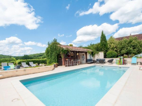 Fantastic Holiday Home in D gagnac with Jacuzzi, Dégagnac